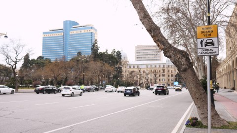Avtobus zolaqlarında yeni minib-düşmə yerləri yaradıldı - FOTOLAR