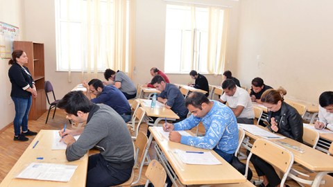 Köçürməyə şərait yaradan 159 imtahan nəzarətçisi işdən çıxarılıb