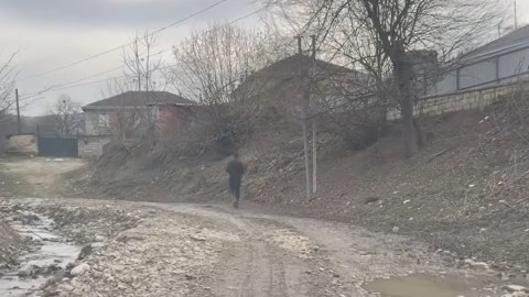 Quba sakinlərinin yol problemi: "Dəfələrlə maşınım aşıb, çaya düşmüşəm"