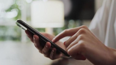 Azərbaycana idxal olunan mobil telefonların maya dəyəri artıb