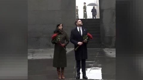 Vens qondarma &ldquo;erməni soyqırımı abidəsi&rdquo;ni ziyarət edib