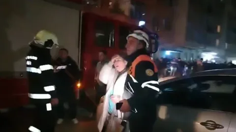 Bakıda yaşayış binasında yanğın -&nbsp;Sakinlər&nbsp;təxliyə olunub