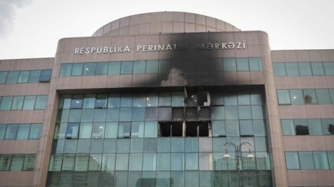 Körpələrin ölümündə təqsirləndirilən mərkəz direktoru: "493 nəfərin əvəzinə işləməli deyildim"&nbsp;