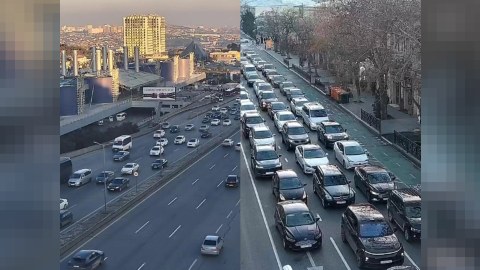 Hazırda tıxac olan YOLLAR