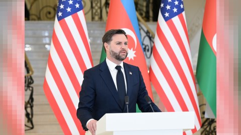 Vens Azərbaycana səfəri ilə bağlı paylaşım etdi