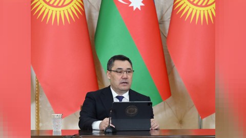 Prezident üç naziri vəzifəsindən azad etdi