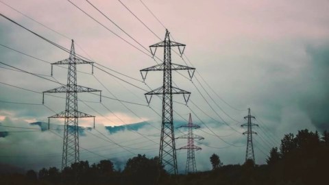 Ermənistanın elektrik şəbəkəsi Türkiyəyə verilir?