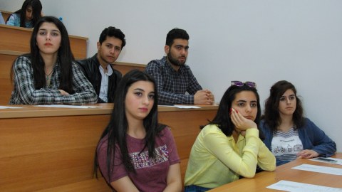 Tələbə kreditlərinə müraciətlər artıb: qızlar&nbsp;çoxdur
