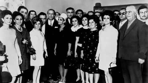 İran sənətçilərinin Bakı səfəri: Onları kimlər qarşılamışdı? -&nbsp;FOTO
