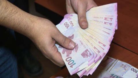 Almaniyada işə düzəlmək istəyən şəxsin 20 min manatı mənimsənilib
