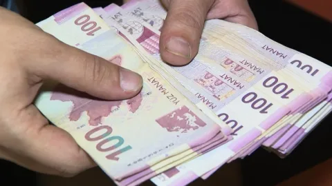 Prezident təsdiq etdi: Kimlərin maaşları artacaq?