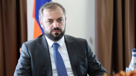 Erməni nazir: Azərbaycan yanacağı sürətlə satılır