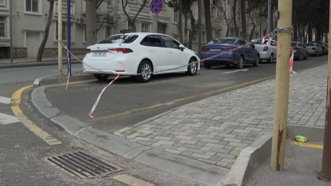 Bakıda avtomobil dayanacağı qanunsuz şəkildə BAĞLANIR
