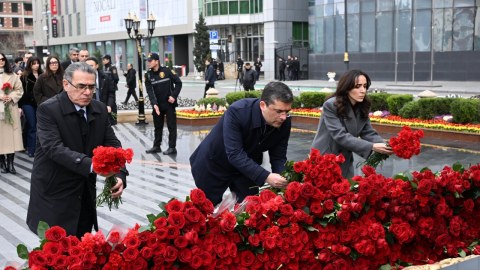 MEDİA-nın kollektivi "Ana harayı" abidəsini ziyarət etdi&nbsp;- FOTOLAR