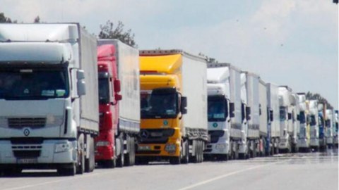 Gömrükdə 600-dən çox TIR gözləyir