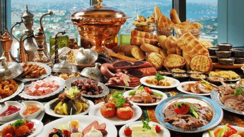 Azərbaycanda turistlərə ev yeməyi satmağa şərait yaradılacaq