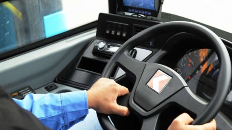 İdarə etmədiyi avtobusa görə sürücülükdən məhrum oldu