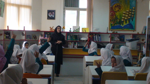 İranda məktəblər BAĞLANDI