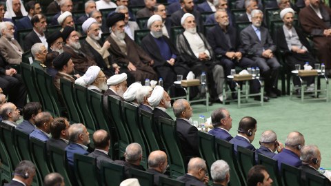 İranda dövlət idarələri fəaliyyətini dayandırır