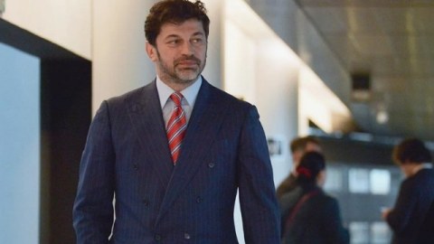 Ad gününü qeyd etmək üçün Dubaya getdi, qayıda bilmir