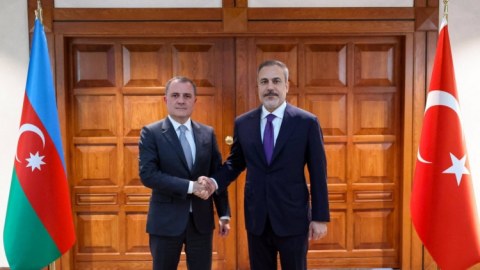 Ceyhun Bayramov Fidanla&nbsp;Yaxın Şərqi müzakirə etdi
