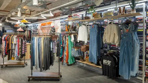 Bakıda bu "Mall" bağlanır
