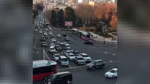 Paytaxtın bəzi küçələrində sıxlıq müşahidə olunur