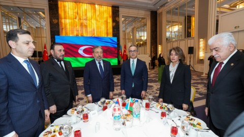 İstanbulda soydaşlarımız üçün iftar verilib - FOTO