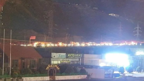 Bakı dairəvi yolda nəqliyyat vasitəsi yanıb, sıxlıq yaranıb