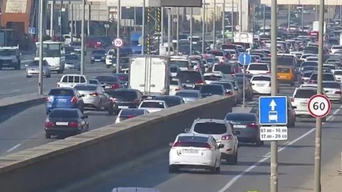 Bakıda 15 istiqamətdə tıxac müşahidə olunur