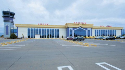 Naxçıvan aeroportuna uçuşlar dayandırıldı