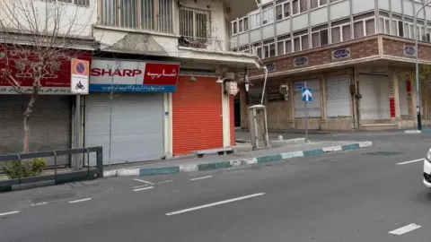 Tehran&nbsp;küçələri boş qalıb: şəhərdə nəzarət məntəqələri qurulub