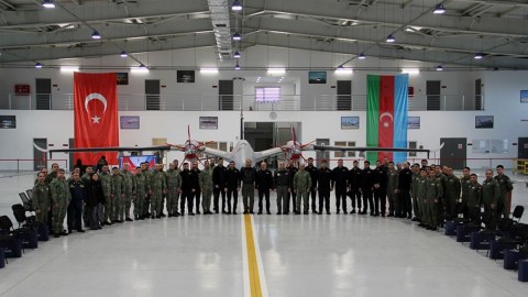 Müdafiə Nazirliyi bir qurup bayraktarı təltif etdi - FOTO
