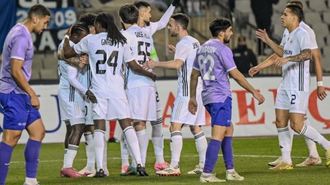 &ldquo;Qarabağ&rdquo; &ldquo;Neftçi&rdquo;nin rekordunu təkrarladı