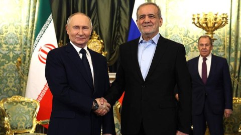 Putin Pezeşkianla danışıqlar apardı