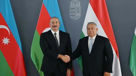 Orban İlham Əliyevə zəng etdi