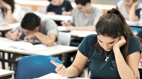 Bu gün 58 mindən çox şagird biliklərini SINAYACAQ