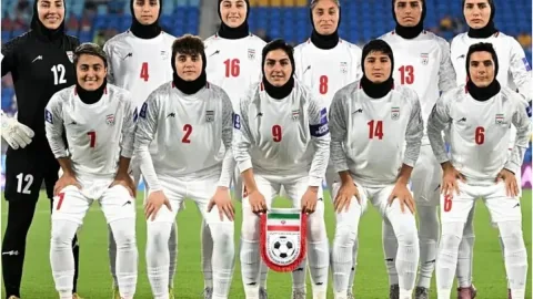 Tramp iranlı qadın futbolçulara sığınacaq istədi