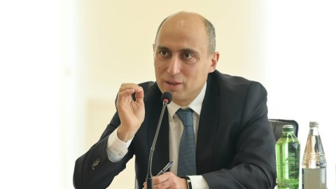 Nazir Qarabağdakı müəllimlərlə görüşdü