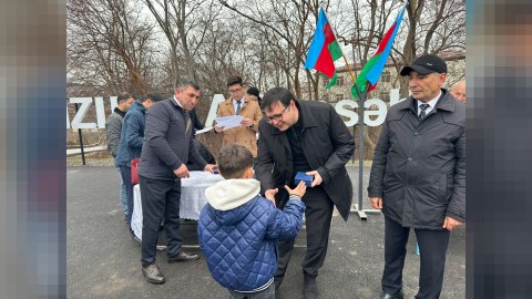 Köç karvanı Qırmızı bazar qəsəbəsinə çatdı - FOTOLAR