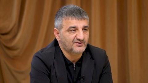 İcra başçısı tanınmış meyxanaçını görüşə dəvət etdi