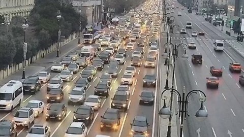 Səhəri tıxac açan Bakı YOLLARI