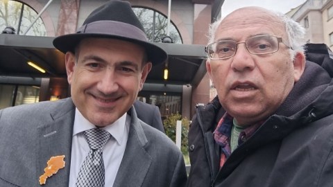 Azərbaycanlı jurnalist Paşinyanla selfi ÇƏKDİ