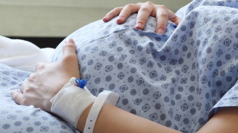 19 yaşlı qadın doğuş zamanı öldü