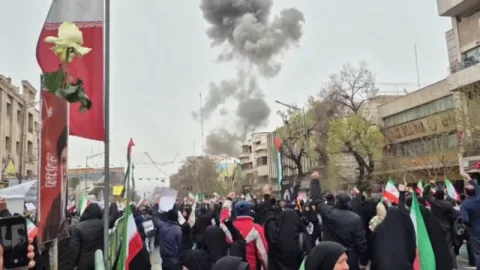 Tehranda &ldquo;Bəsic&rdquo; üzvləri öldürüldü