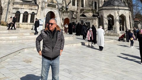 Eyüpsultanda Ramazan səhəri:&nbsp;Xalçaların udduğu addım səsləri - FOTOLAR