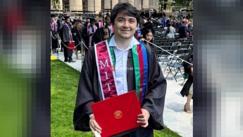 Jurnalistin oğlu məşhur universitetin ilk azərbaycanlı doktorantı olub - FOTO