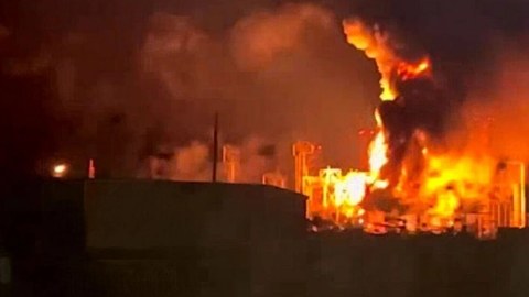 Ukrayna Rusiyanın neft anbarını BOMBALADI