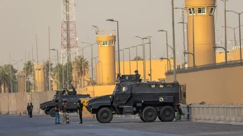 Amerika səfirliyi&nbsp;atəşə tutuldu