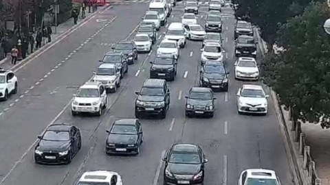 Həftənin ik iş gününün tıxaclı yolları - FOTOLAR